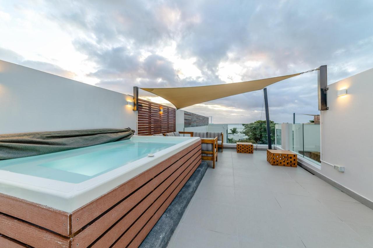 One Bay Residence Unit 15 - Penthouse With Private Roof Top, Jacuzzi And Sea View Grand Baie Exteriör bild