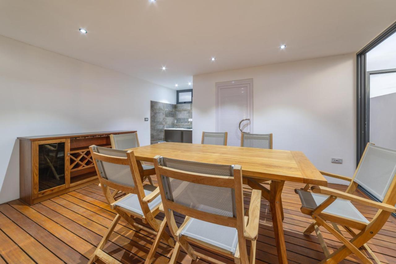 One Bay Residence Unit 15 - Penthouse With Private Roof Top, Jacuzzi And Sea View Grand Baie Exteriör bild