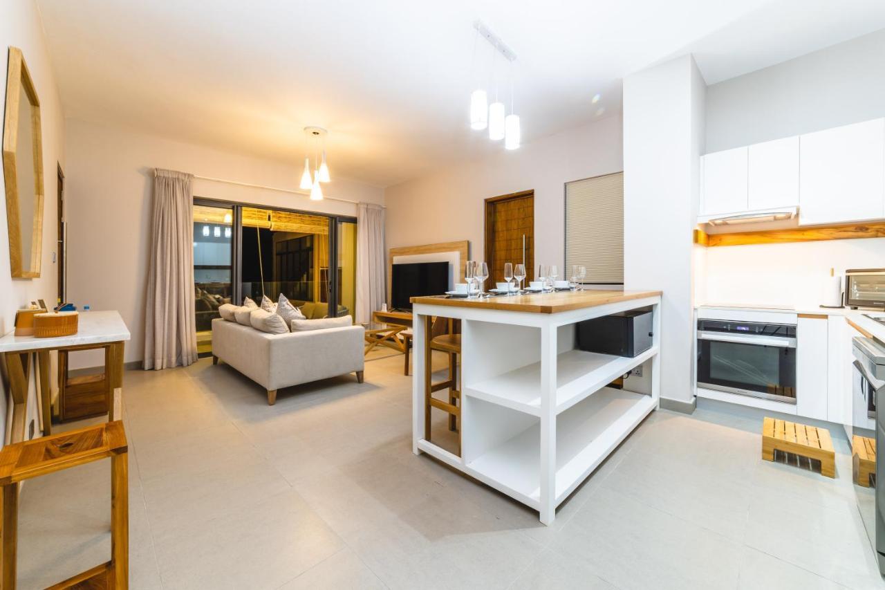One Bay Residence Unit 15 - Penthouse With Private Roof Top, Jacuzzi And Sea View Grand Baie Exteriör bild