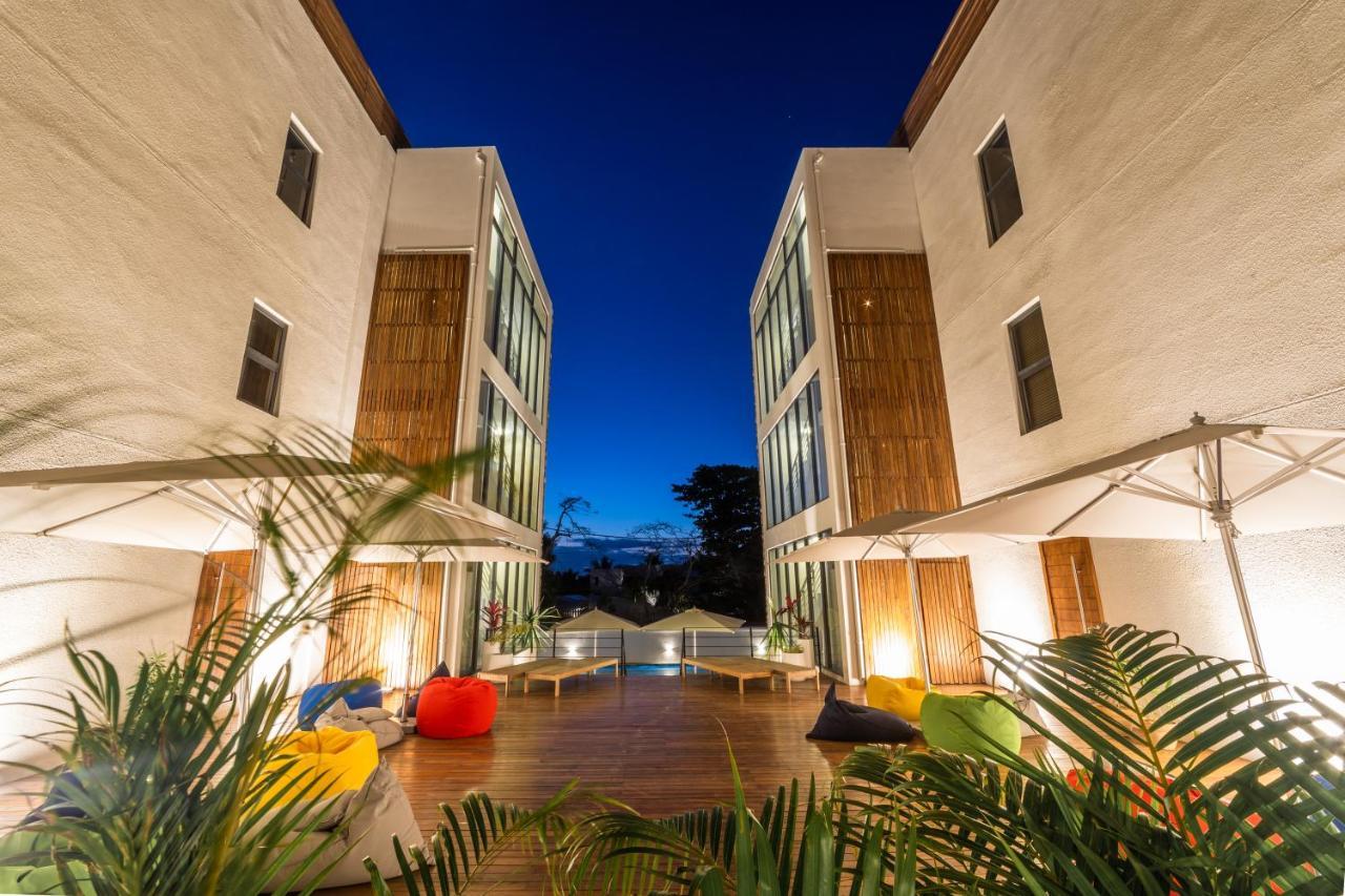 One Bay Residence Unit 15 - Penthouse With Private Roof Top, Jacuzzi And Sea View Grand Baie Exteriör bild